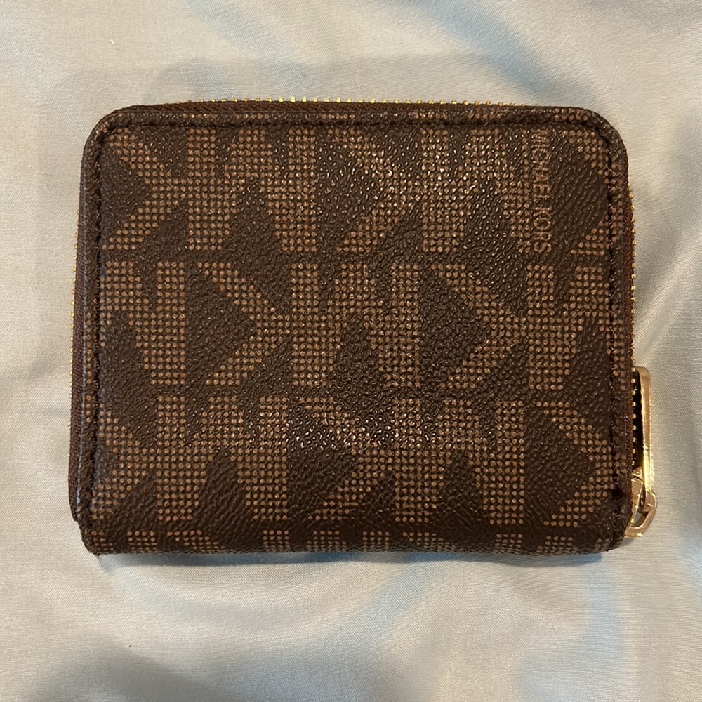 Michael Kors wallet - Picture 2 of 3